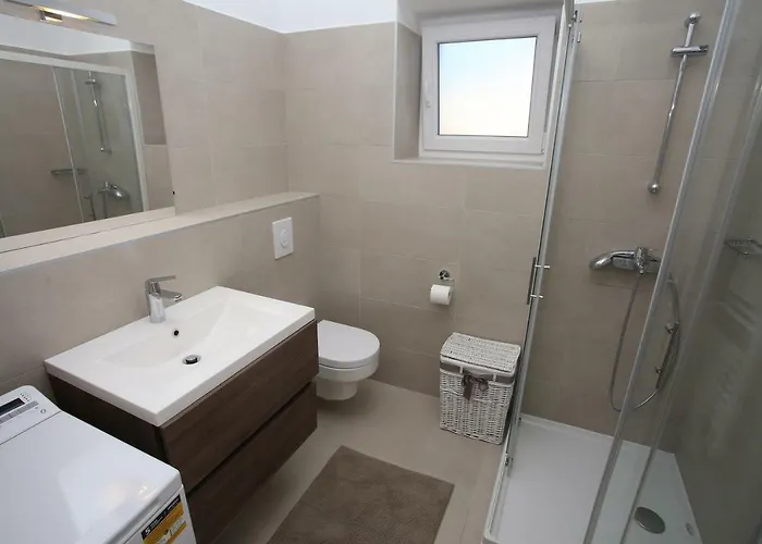 Tri Bunje 아파트 *