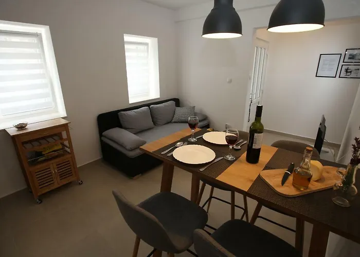 Tri Bunje 아파트 *