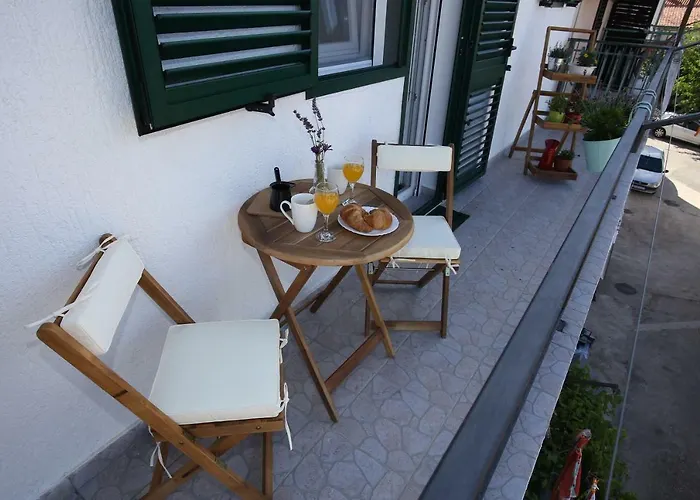 Tri Bunje 아파트 *